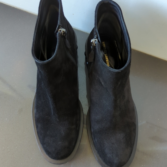 Nicholas Kirkwood Black Suede Pearl Crosta Ankle Bootie EU 39.5 US 9.5 - Picture 4 of 9